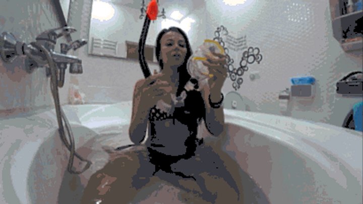 Crazy LorY Diver Masturbates With A Snorkel Underwater In The Bathroom