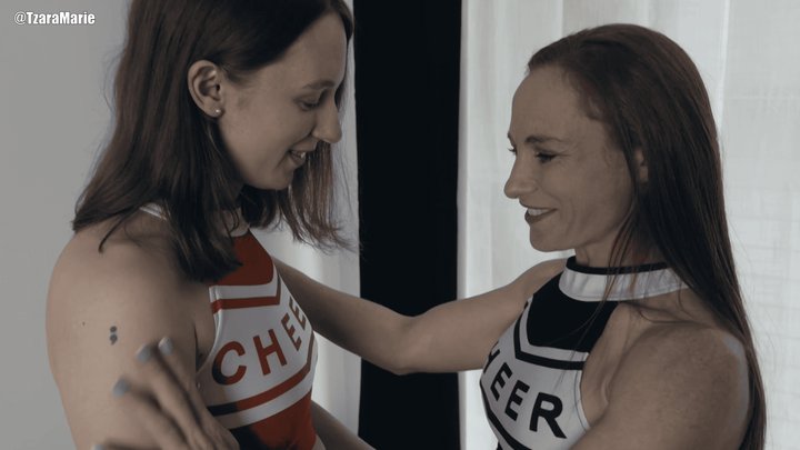 Lesbian Seduced By Head Cheerleader PORNMEKA