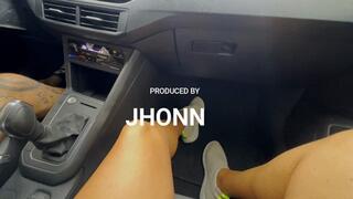 Working and footjob in the car