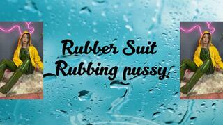 rubbing my pussy in my rubber