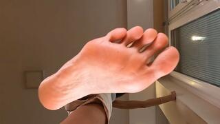 Long Toes Goddess Stomping Your face - HD MP4