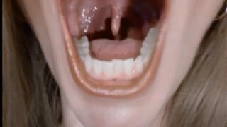 3 CLIPS OF PINK UVULA AND SOFT LIPS
