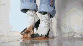 A trap for a strict lady boss MP4 (1920x1080) FHD