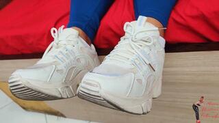 Foot worship, by Miss Naughty and Slave, (cam by Manu) FULL HD