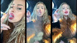 Smoking in the car in fur