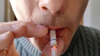 Smoking Dunhill Fine Cut Blue IYF 170325 4K