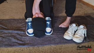 First little foot gagging try for mistress Klara with help from Marie (fail)