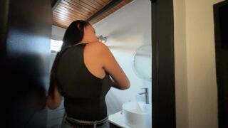 Kalinda starts the car in a very sensual way