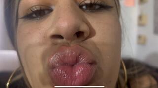 gf giantess barely let you breathe with her huge lips