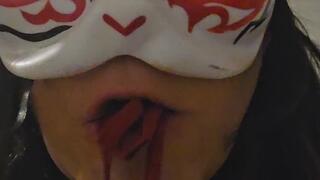 J'avale mon string rouge et une chaussettes transparentes =]