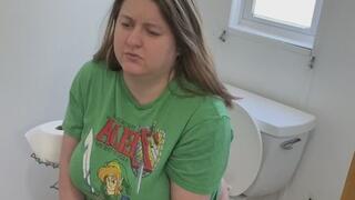 Having a snack while doing number 2 MOV