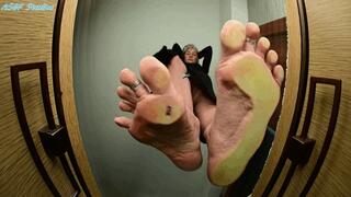 Sexy mature silver foxed vixen Giantess CRUSH! - MOV