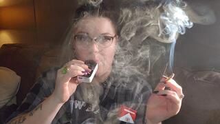 Vape and cigarette smoke show