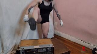 Expensive vintage HI-FI demolition AVI CAM 2