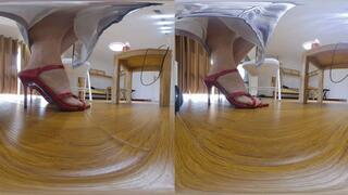 3DVR180 XINGGAN red high heels squish dwarf Eddie