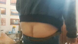 TIGHT JEANS THAT EXPOSE ASS