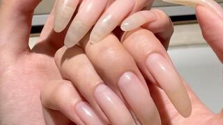 #231 - Long shiny nail bed showing