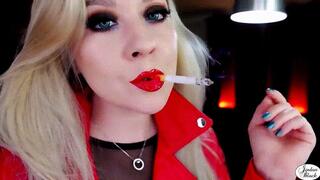 White smoke rings, red glossy lips [1080p, wmv]