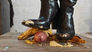 Banana Split w cumshot ;) (bug cam)