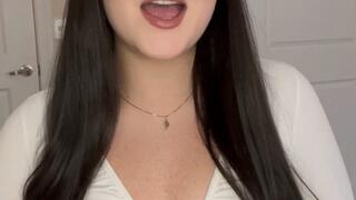 Giantess finds tinies in the garden haul!