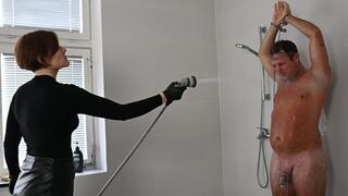 Detailed Prisoner Washing by Madame Key