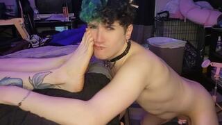 Mistress Violet Vixen informs her pussy-free virgin loser of a boyfriend that now my sweaty post-workout & sex feet will be the only gf he'll ever need, even made it official by making him kiss them all passionately, first kiss he has had in months!!