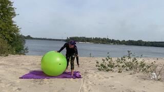 Val looner on beach play with shosu beachball