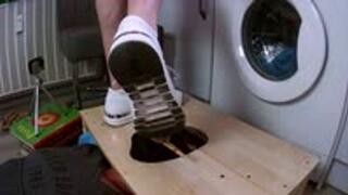 Human tongue shoe shine machine cam2 FHD MOV