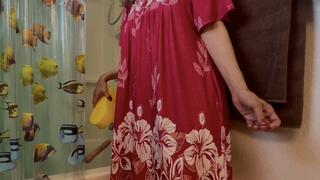 Cleaning Son's Best Friend's Cock with Sponge and Getting Fucked