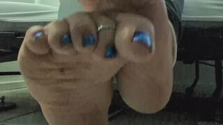 Toe scrunching and wiggling