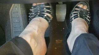 PEDALPUMPING WITH BLACK SANDALS WITH SPIKES asmr