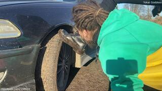 Trample My slave's palms in ice cold nasty mud