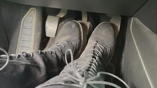 PEDALPUMPING WITH DIRTY BOOTS asmr