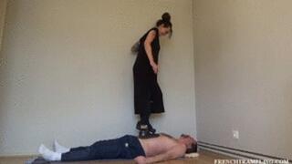 2337 Sneakers trampling with Jina