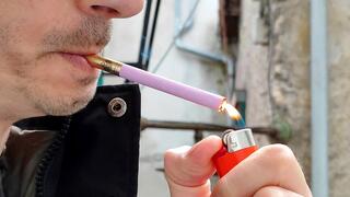 Smoking Sobranie Pink 100s outside 280325 4K