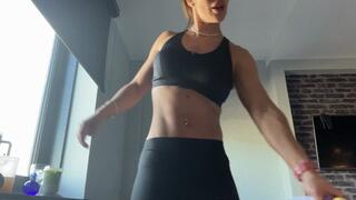 worship muscle step-mummy, enjoy my muscle, worship me all over, posing and tensing, can you handle it?