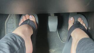 PEDALPUMPING CON CIABATTE SCOMODE E PIEDI SPORCHI PEDAL BRAKE