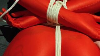 Julia catsuit intégrale attaché et Baillonner fortement