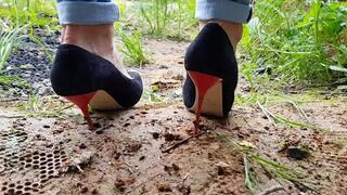 dirty high heels, high heels stuck, high heels sink in ground, high heels bending, sinking high heels