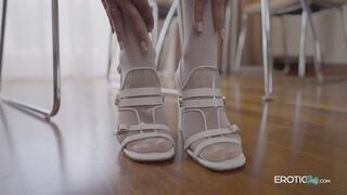 Blonde MILF in Nylons – Sexy Feet & Legs Fetish Content | Stunning Body, Sensual Nylon-Clad Feet