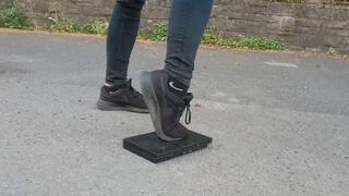 Hard trample and crush PS2 dirty shoes