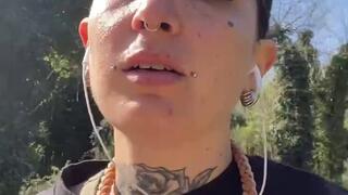 Piedi sudatissimi e puzzolenti dopo la camminata!