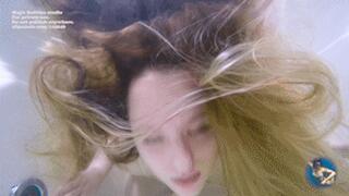 Sabrina_breath in the bathtub 720