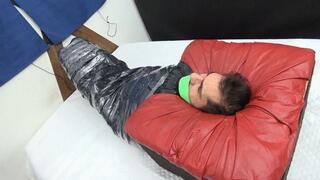 PAWG AND MILF GODDESS FART ATTACK BY BIA MELLO , SCARLET WHITE AND DANIEL SANTIAGO CAM BY ALINE FULL HD