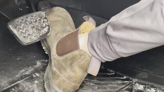 Jessica Cranks, Begs and Revs in Brown Blundell Boots