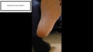 Tootsiequeen23 Scratching rough feet through black socks