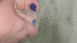 BBW bath time and foot play