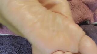 Dry Soles Clapping with White toes