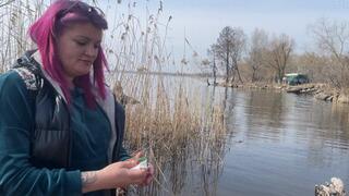 Smoking-looner-blowing-balloon-on-nature