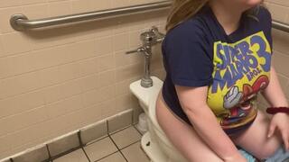 Leanne’s gross plops at a fast food restaurant